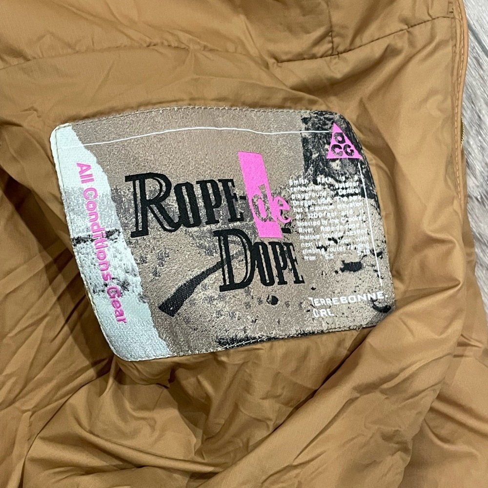 NIKE ACG Rope de Dope Men’s Insulated Packable Vest Golden Beige L Large - Picture 12 of 14